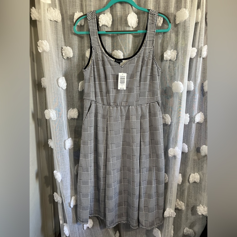 Torrid Black Houndstooth Scuba Knit Skater Dress Size 1